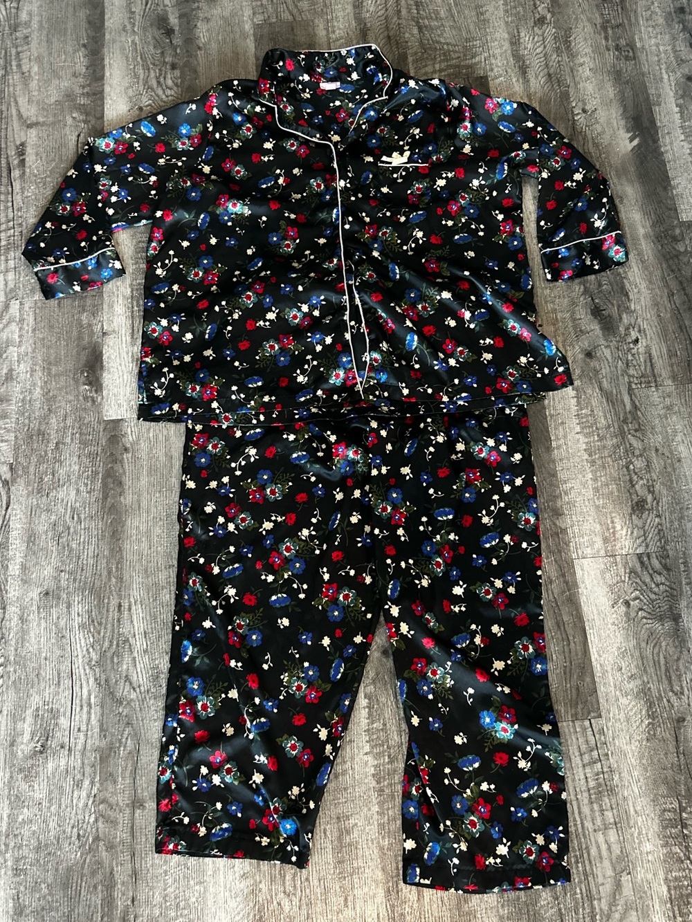 Floral Amoureuse Satin Pajama Set in Black with Red & Blue Flowers